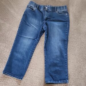 Bandolino Comfort Waistband Stretch Women's Capris. Size 14